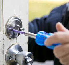 City Locksmith Store Austin, TX 512-366-3162 - 12-Changing-Locks